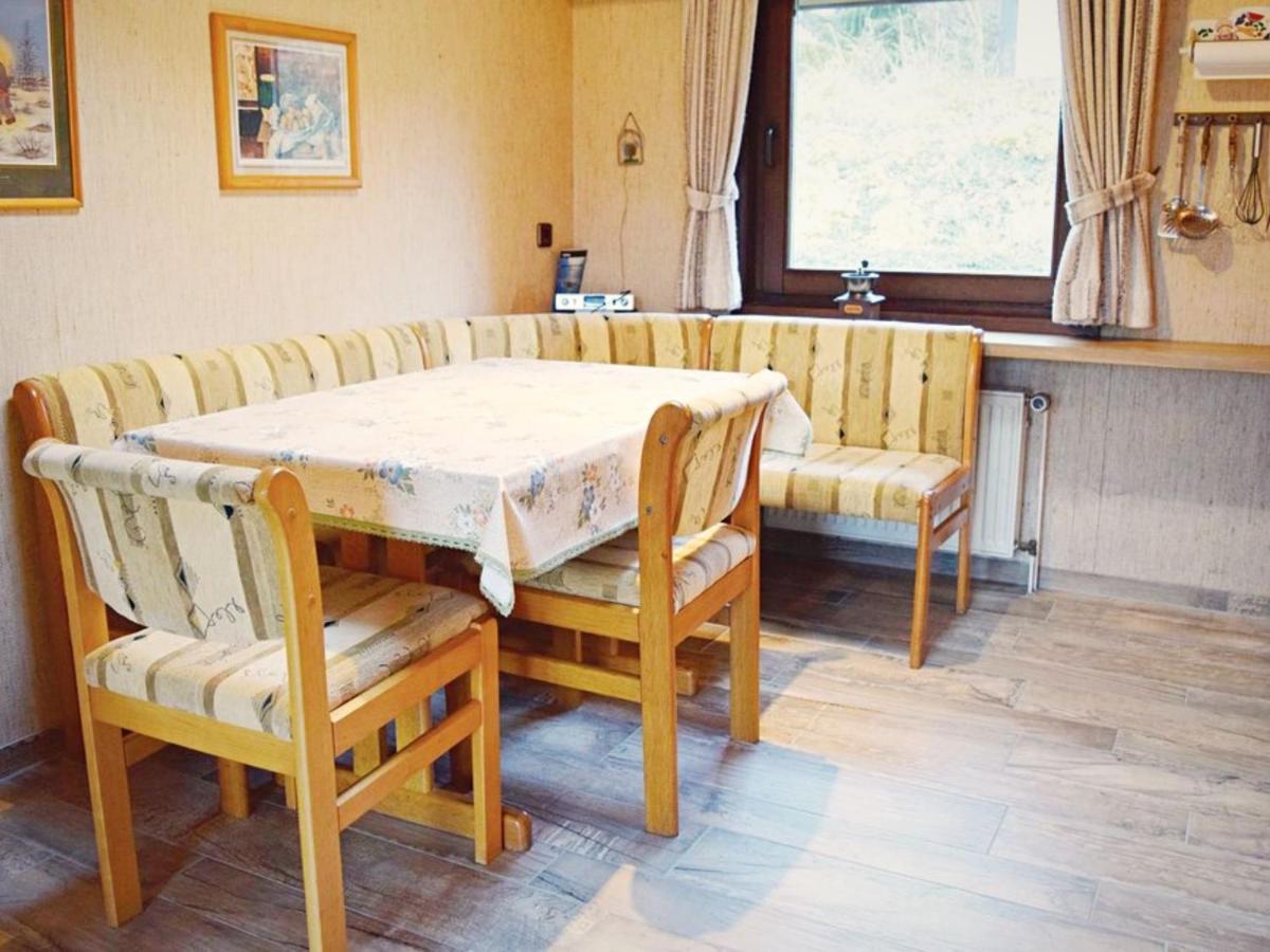 Furnished Bungalow With Peaceful Neighbourhood Meschede Buitenkant foto