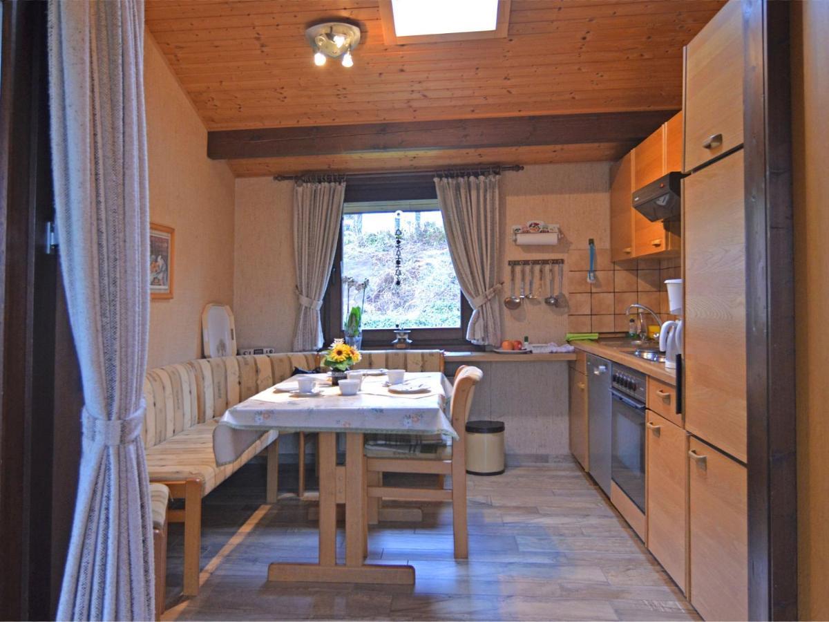 Furnished Bungalow With Peaceful Neighbourhood Meschede Buitenkant foto