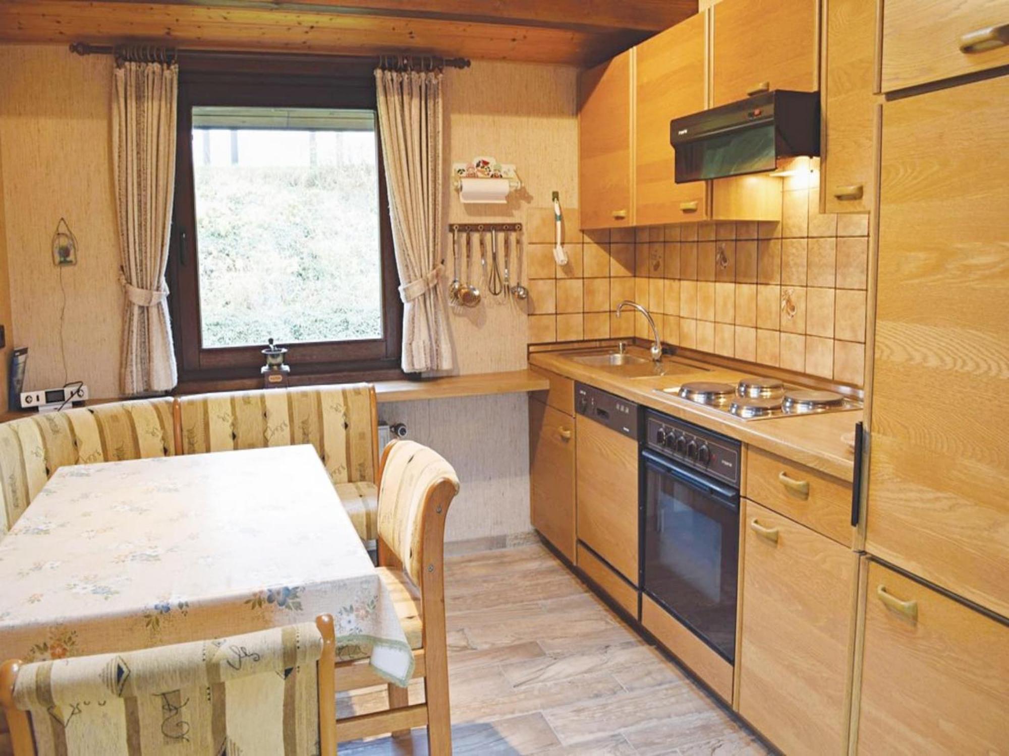 Furnished Bungalow With Peaceful Neighbourhood Meschede Buitenkant foto