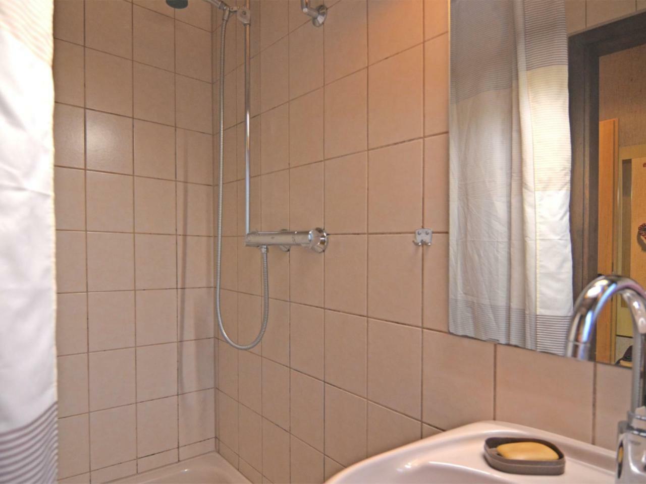 Furnished Bungalow With Peaceful Neighbourhood Meschede Buitenkant foto